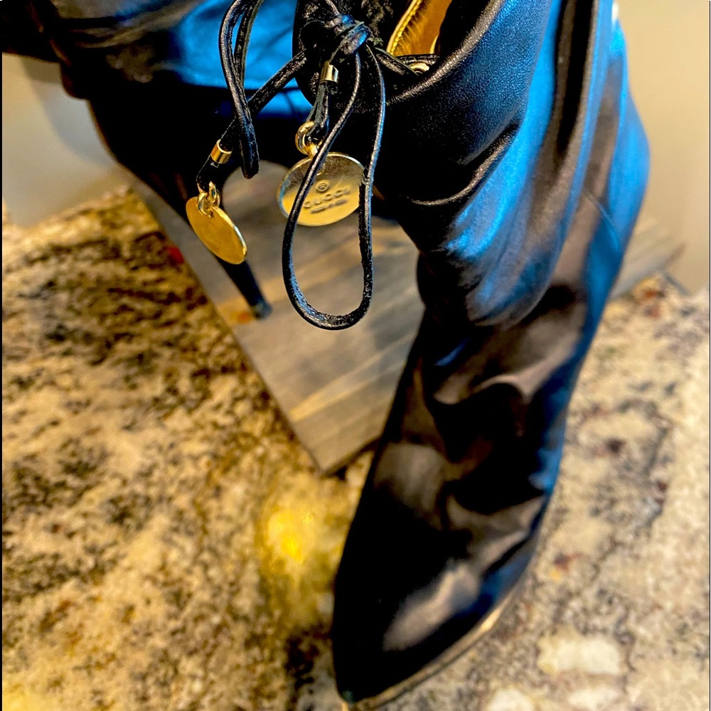Gucci bootie 42 nice looking boots and looks good on